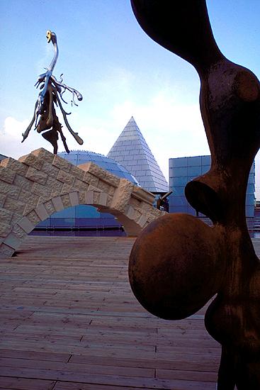 Expo 2000 und 2001 − Eine Gegenüberstellung
